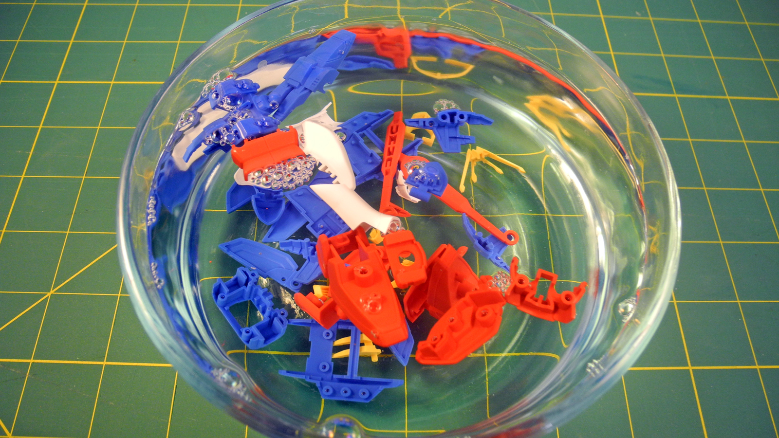 Step up your Gunpla: How to clean Gunpla - Gunpla 101