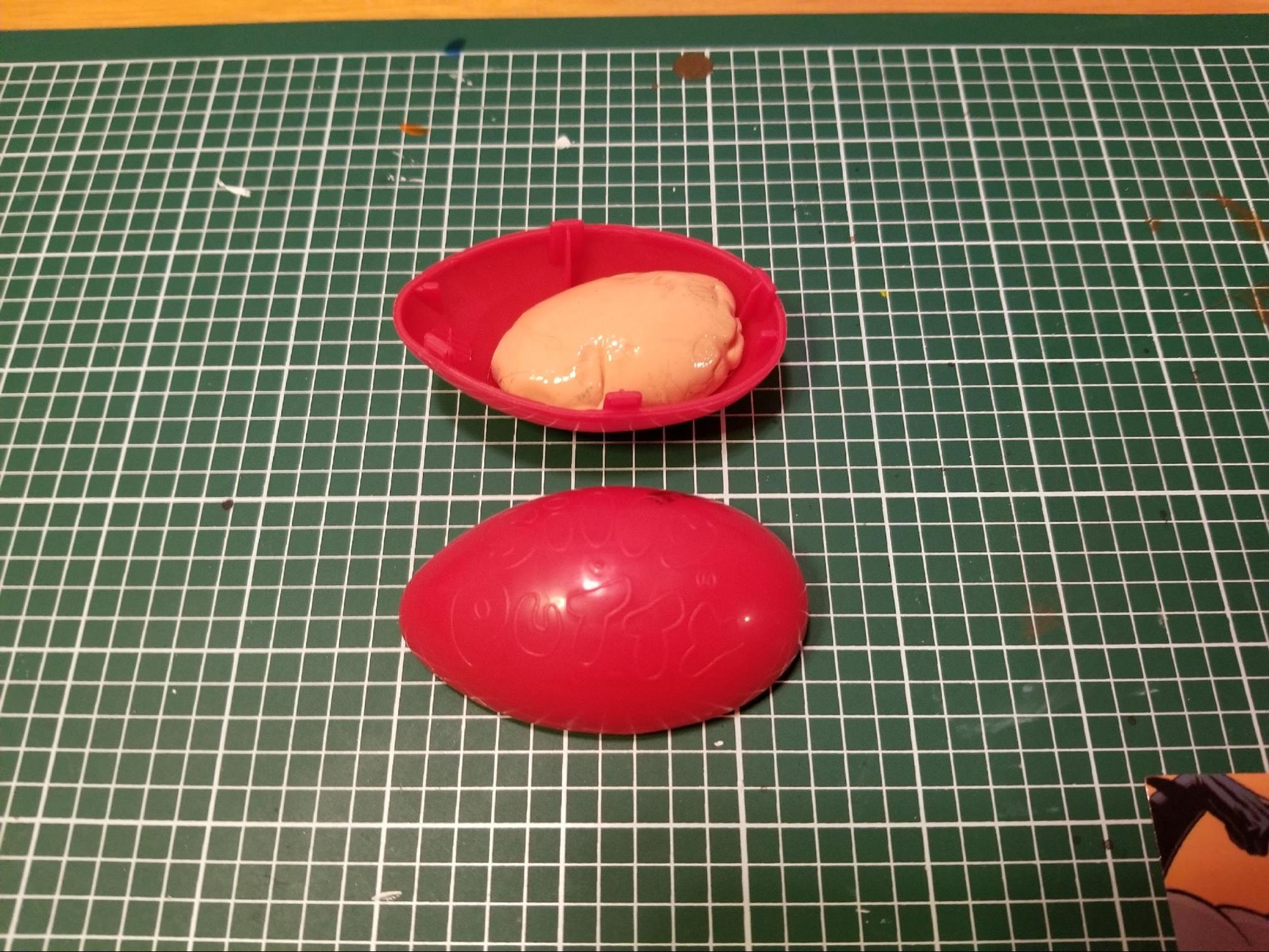 How to use Silly Putty for masking and painting Gunpla Gunpla 101